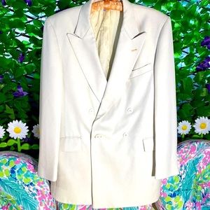 The Sovereign oyster cream jacket